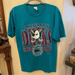 Vintage MIGHTY DUCKS 1994 Teal NHL Anaheim T-Shirt Size Large-Fit Small-Unisex